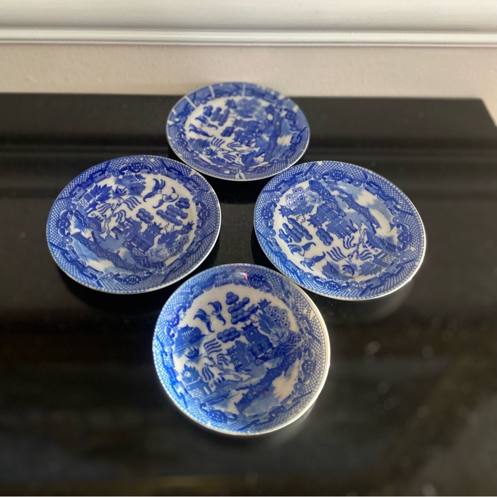 Vintage Japanese porcelain small dish set - Picture 5 of 8